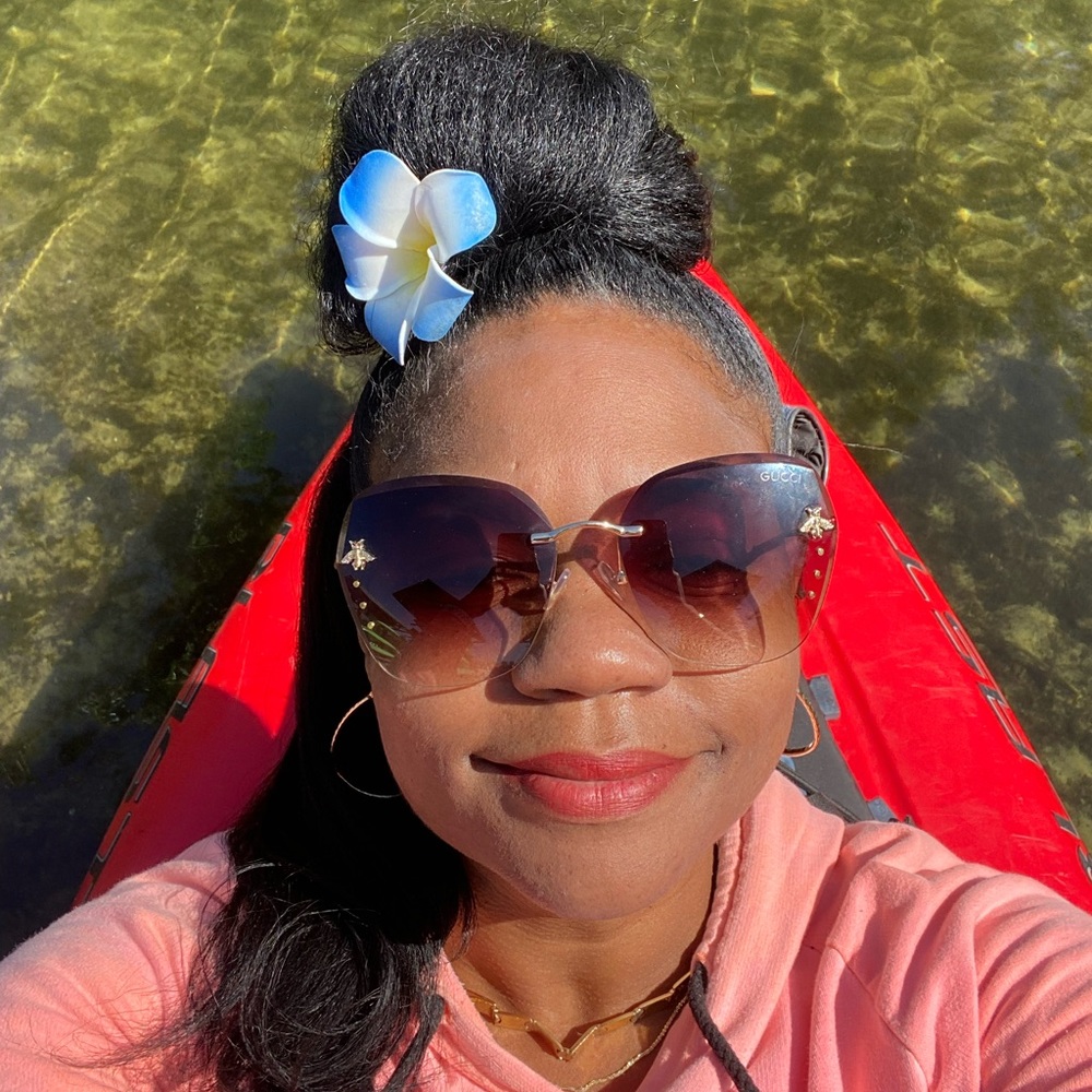 Meet your Posher, Nicomi